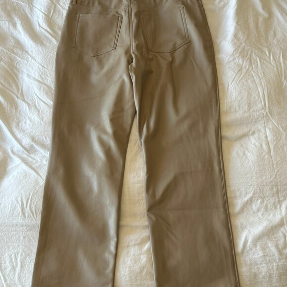 BNWT Abercrombie Taupe Vegan Leather Ultra High Rise 90s Straight Pants - Picture 5 of 6